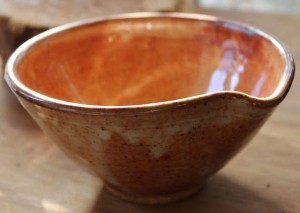 Small bowl with spout