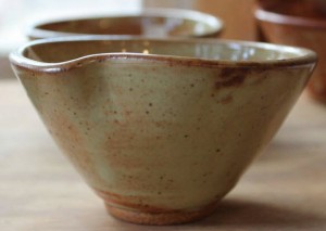 Small bowl with spout_3